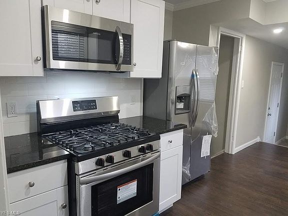 2nd image of 3745 Bridgeview Dr