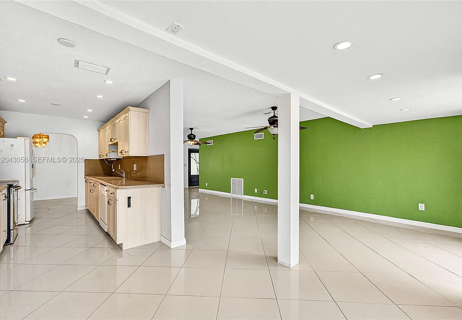 3 bed, 1876 sqft, $6,000 — Photo 2