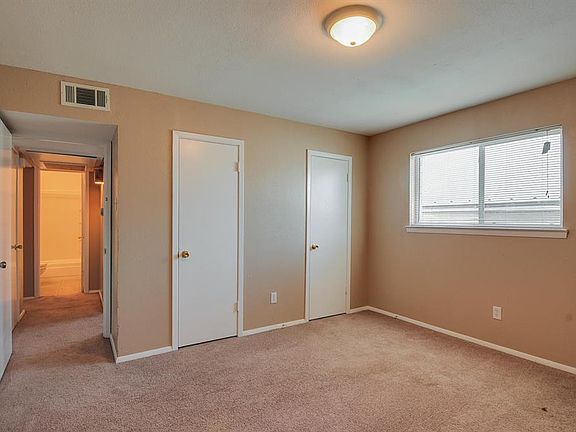 3rd image of 2462 Fort Worth St #C3