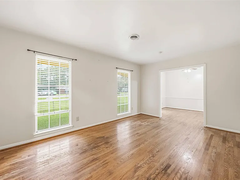 435 Rolling Wood Rd — Photo 9