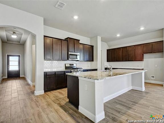 5th image of 2264 Meadow Way