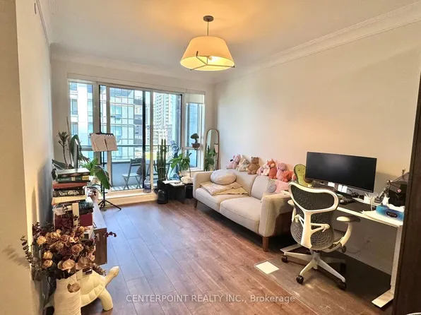 38 Water Walk Dr #619, Markham, ON L3R 6M8