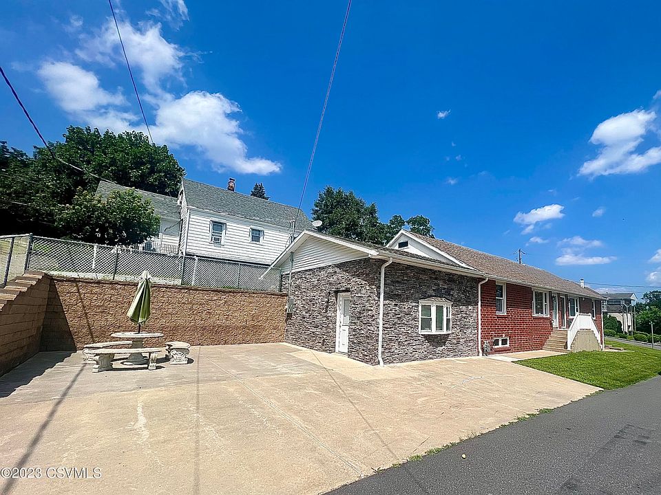 1811 W Water St, Coal Township, PA 17866 Zillow