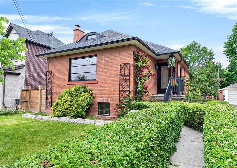 1st image of 233 Rosemount Ave