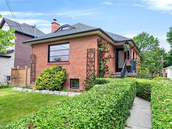 233 Rosemount Ave, Toronto, ON M9N 3C5