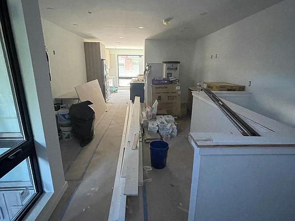 2nd image of 1527 Ogden St #A