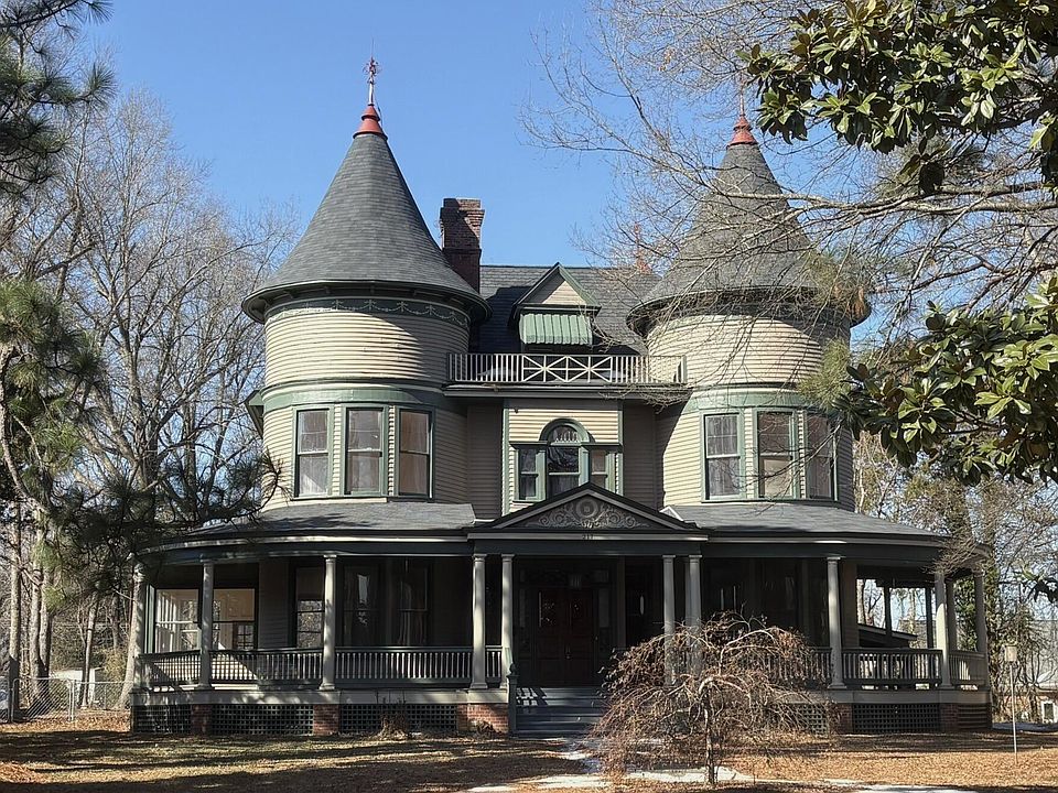 1st image of 217 S Main St