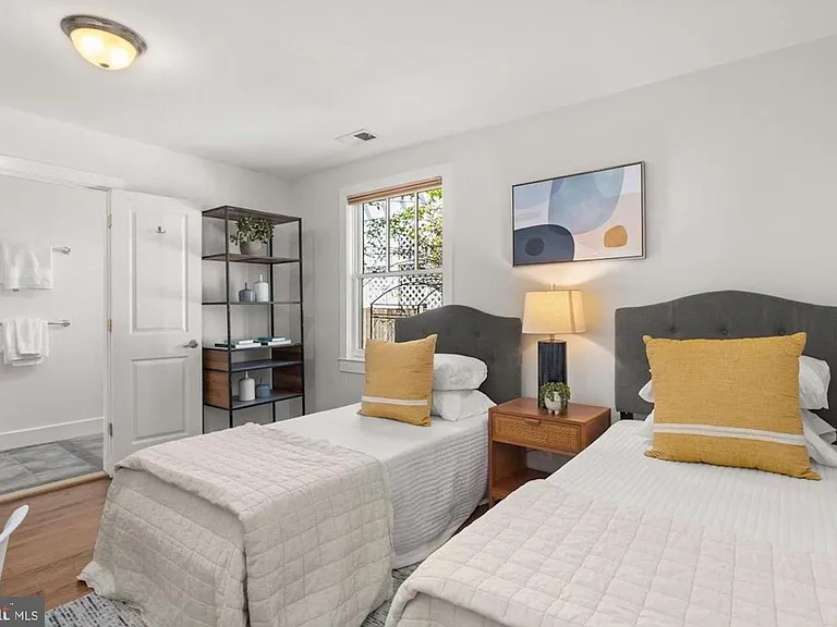4304 Chestnut St — Photo 21