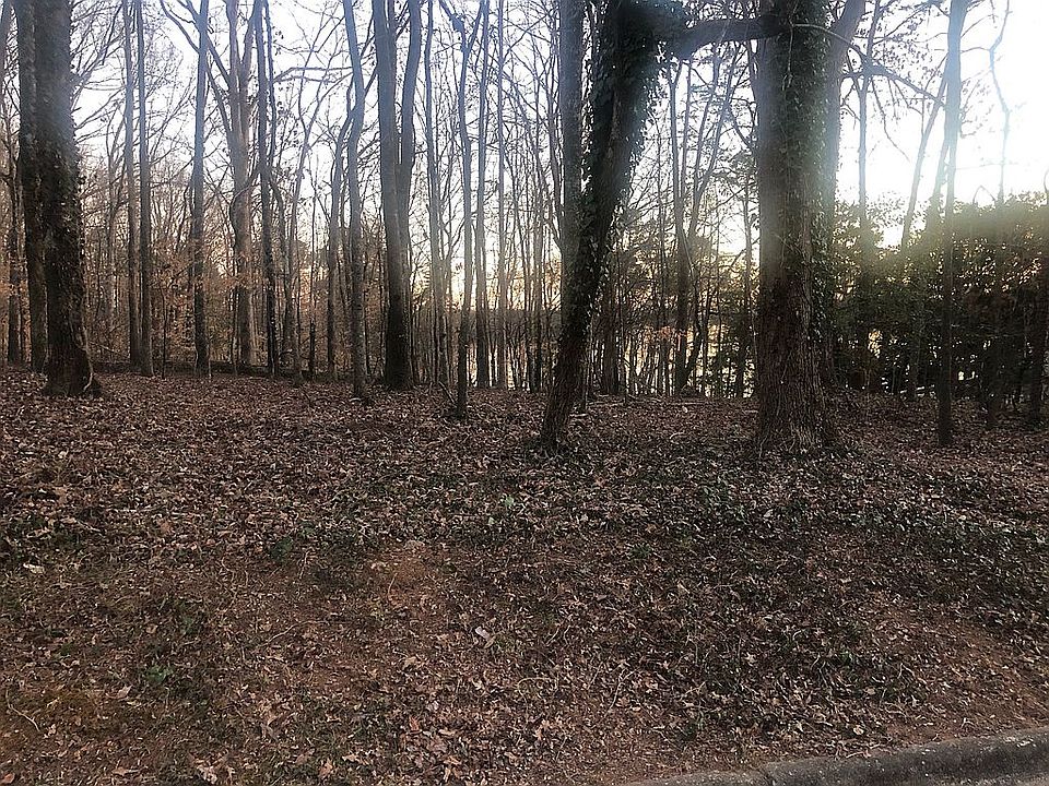 2nd image of 435 Peninsula Rd