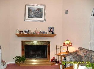 5 Roslyn Ave, Selden, NY 11784