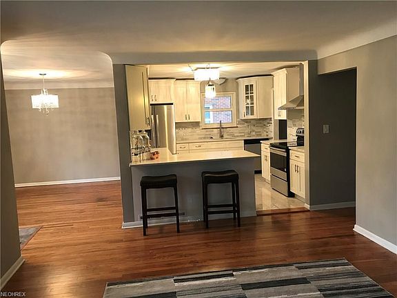 3rd image of 7404 Craigmere Dr