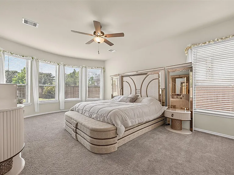 410 Mercury Sky Rd — Photo 33