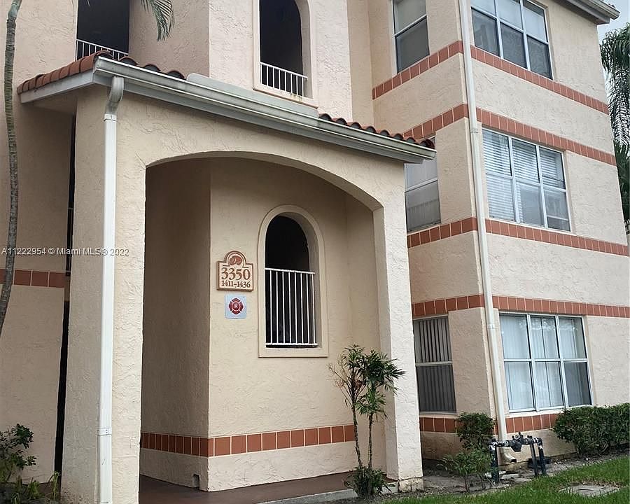 1st image of 3350 Pinewalk Dr N APT 1435