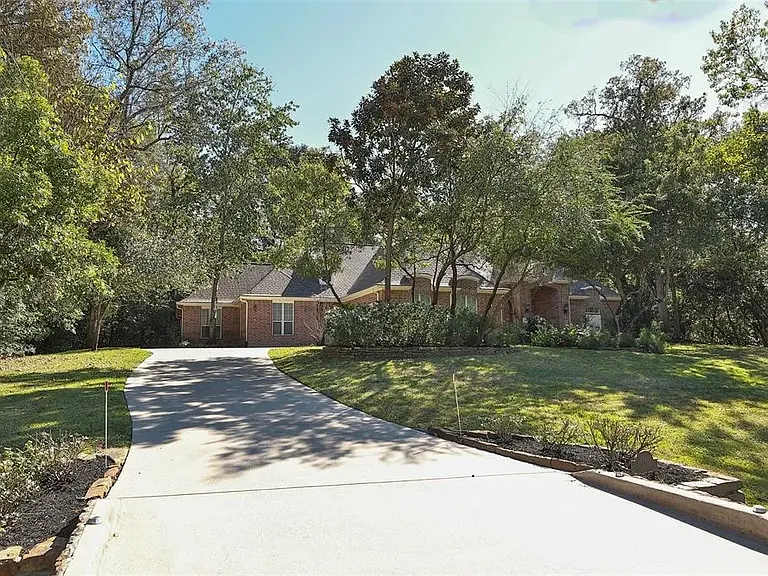 8918 Summerdale Ln — Photo 3