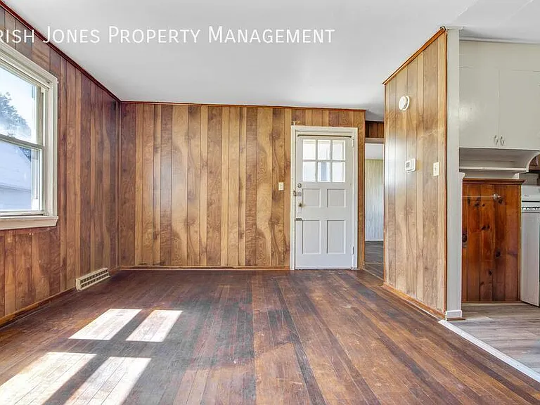1 Idlebrook Dr — Photo 3