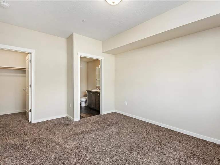 Owyhee Park Apartments — Photo 26