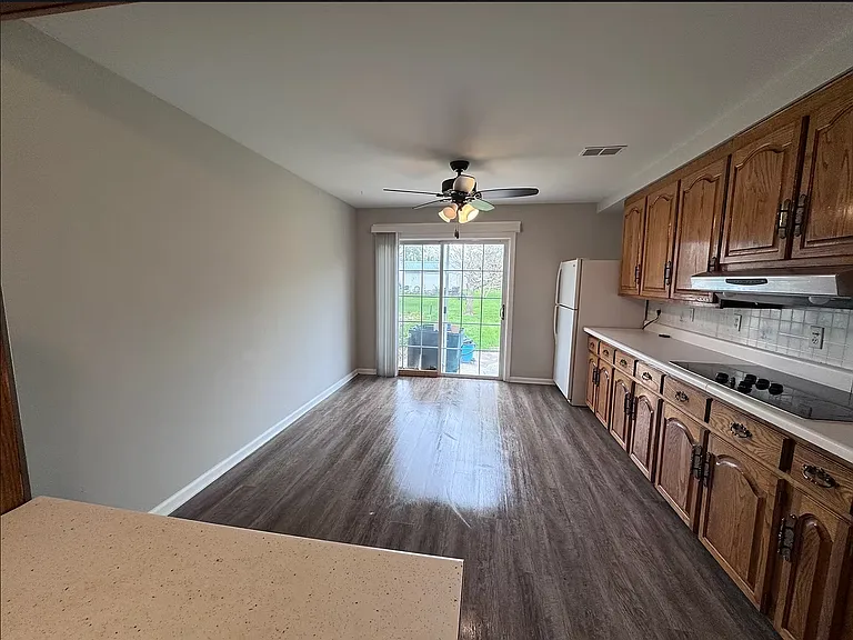 2704 S Macedonia Ave — Photo 9
