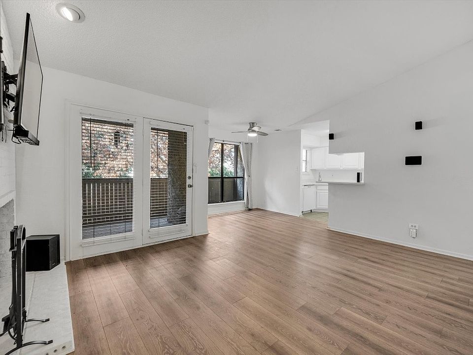 Cloisters Condominiums 1912 Emerald Pl Arlington TX Zillow