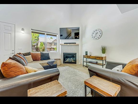 4th image of 2748 W Pico Del Monte Cir