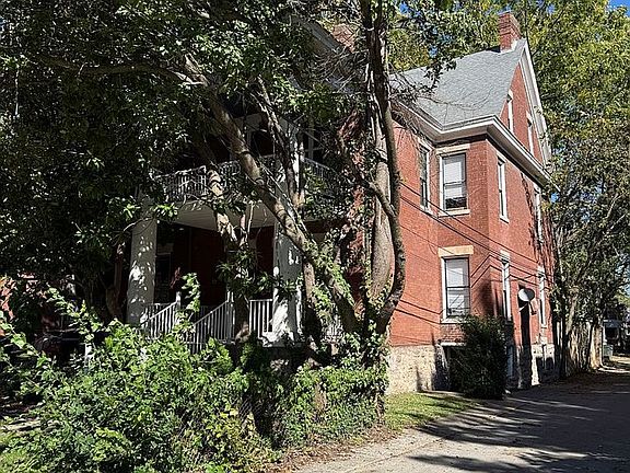 3rd image of 485-487 W 3rd St #485-A