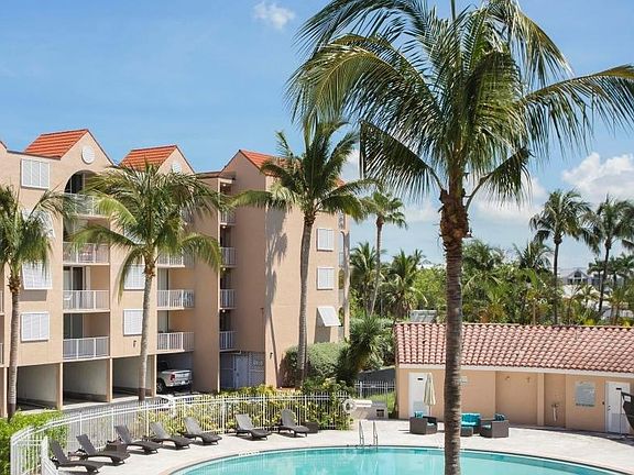 5th image of 3930 S Roosevelt Blvd APT 410S