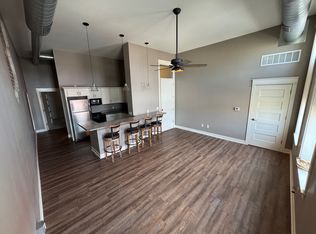 825 Broad St #3, Grinnell, IA 50112