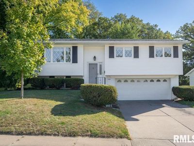 3381 Sunny Hill Dr, Bettendorf, IA, 52722