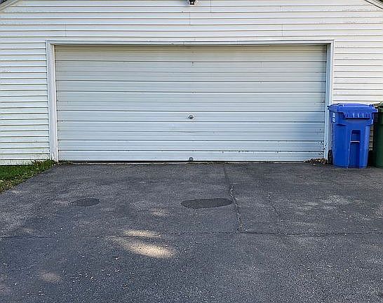3rd image of 220 N Washington St