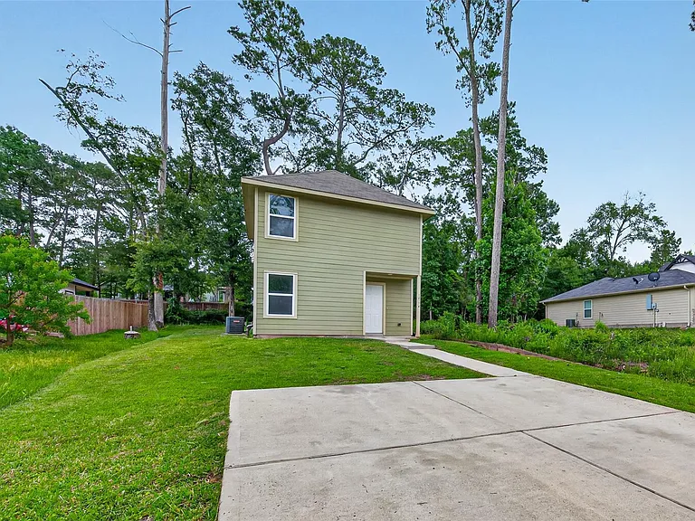 14774 Bowie Ln — Photo 2