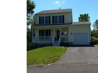 39 Suffield Meadow Dr, Suffield, CT 06078