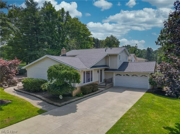 32795 Ledge Hill Dr, Solon, OH 44139