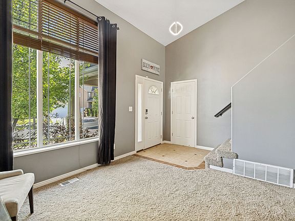 4th image of 6802 Valley Maple Dr