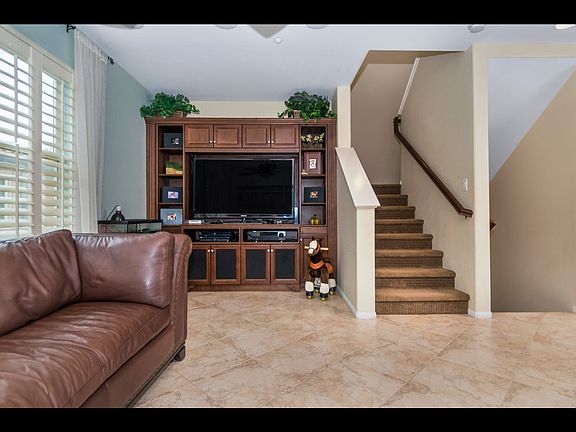 3rd image of 10540 Calle Cressa Unit 1