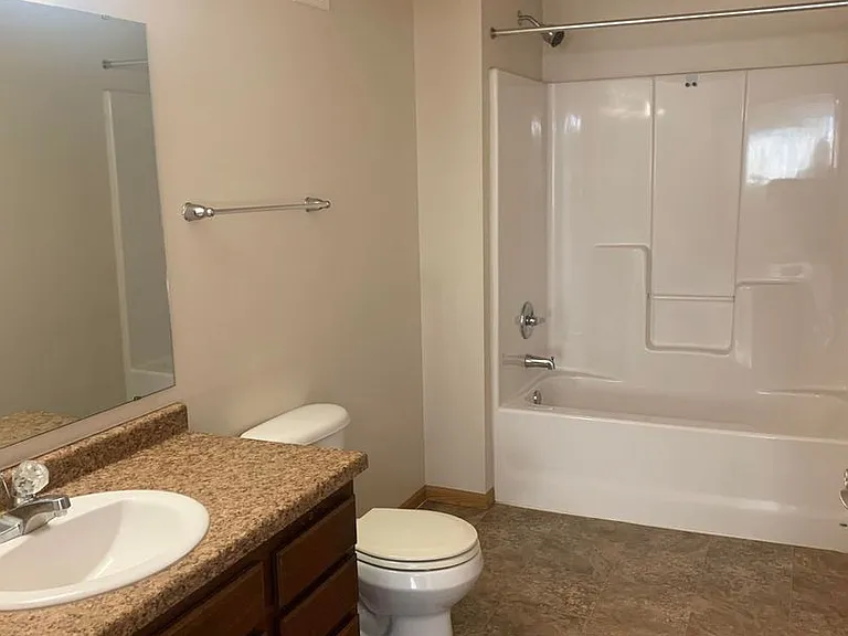Westport Apartments — Photo 8