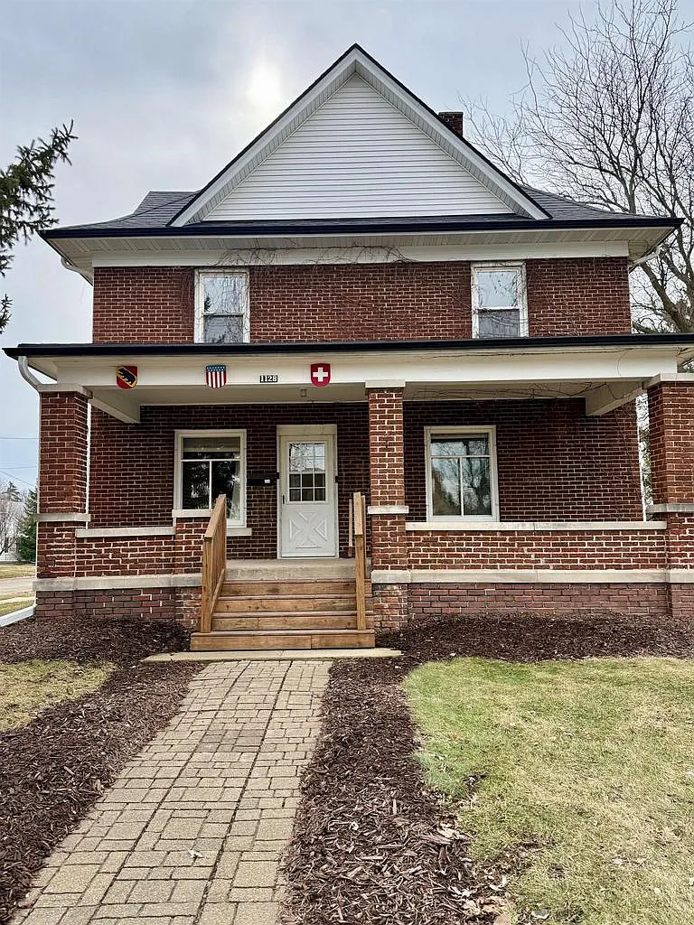 1128 19th Street photo 1