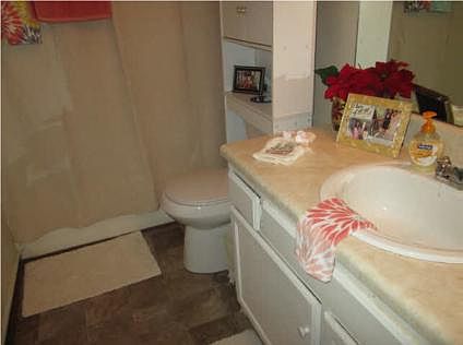 SPECIOUS FULL BATHROOMS
