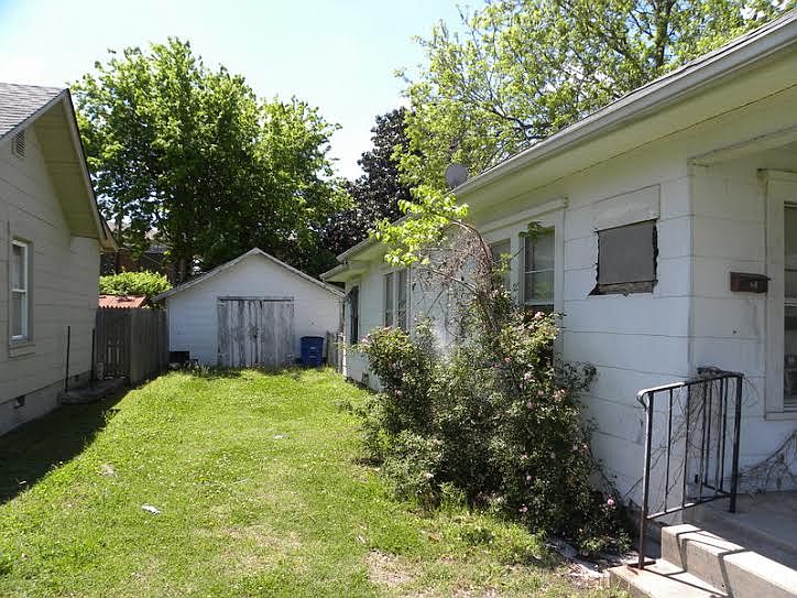 2nd image of 2526 E 7th St