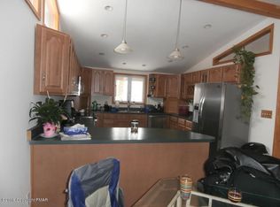 308 Leaf St, Tobyhanna, PA