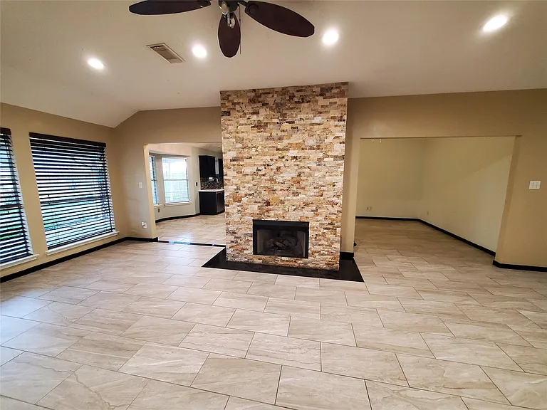 2107 Tower Bridge Rd — Photo 14