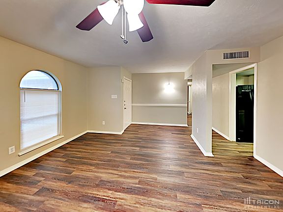 3rd image of 4105 Blue Flag Ln