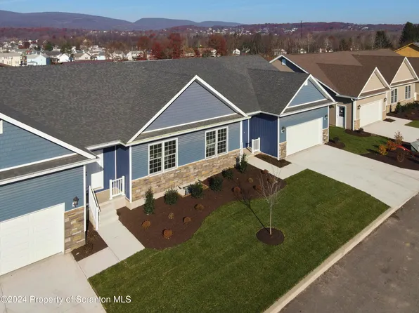 100 Normandy Dr, Jessup, PA 18434