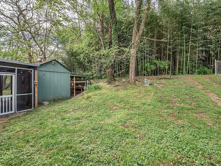 2921 Twin Lawn Dr — Photo 23