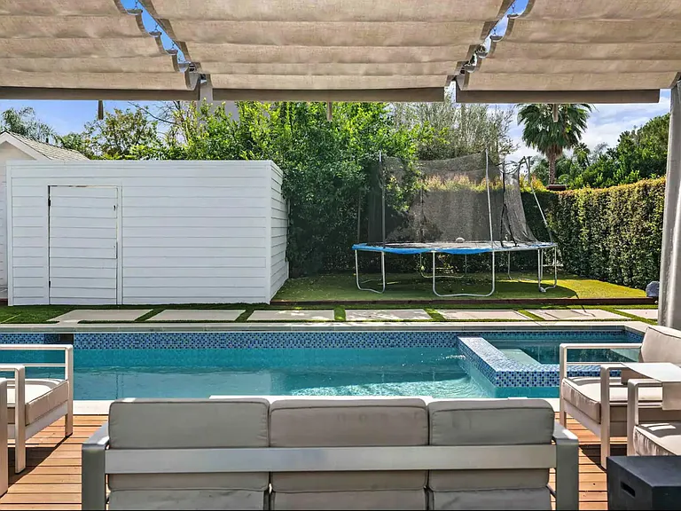 23032 Mariano St — Photo 31