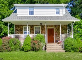 49 E Crescent Ave, Ramsey, NJ 07446