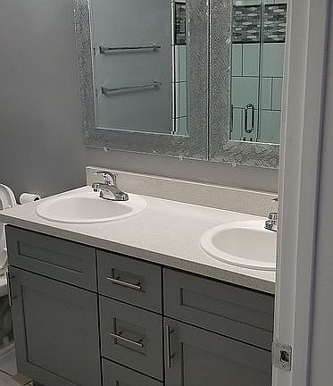 5th image of 1826 E Miner Ave