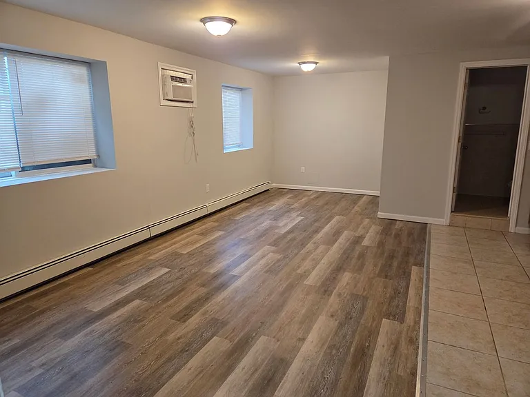 19 Long St #19D — Photo 2
