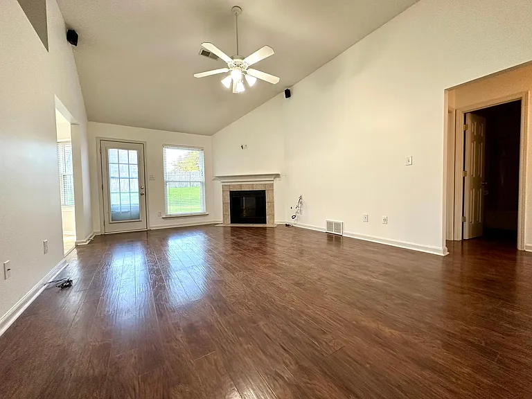 11206 Black Sheep Dr — Photo 4