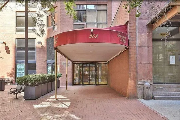 Sold by Sotheby's International Realty | media 22