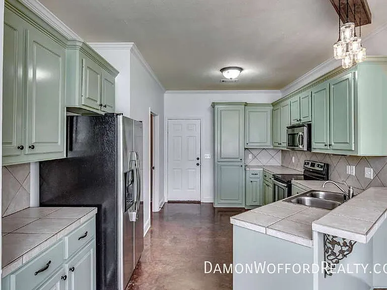 107 Emry Cv — Photo 26