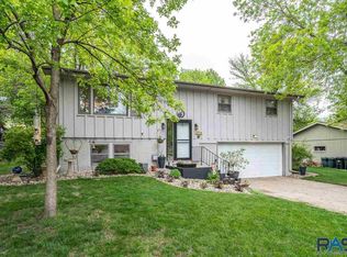 5704 W 36th St, Sioux Falls, SD 57106
